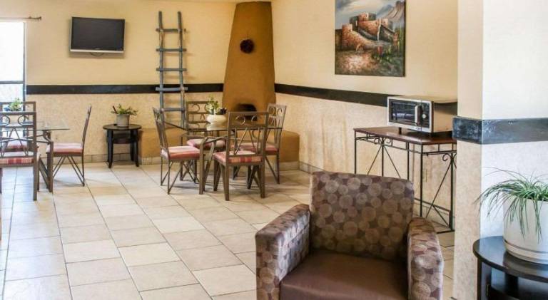 Rodeway Inn Española — photo 4