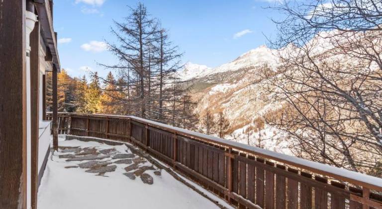 Appartement renove avec vue panoramique et sauna — photo 3