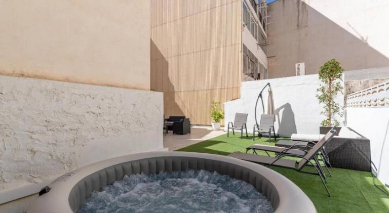 Rental apartment with jacuzzi — photo 5