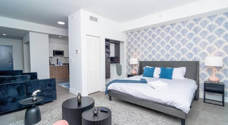 Beautiful 1BR in Little Havana Close with King Bed Near Brickell & Marlins Park — photo 2