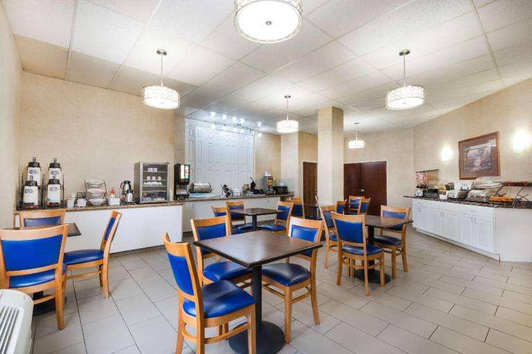 Baymont by Wyndham Colorado Springs — photo 5