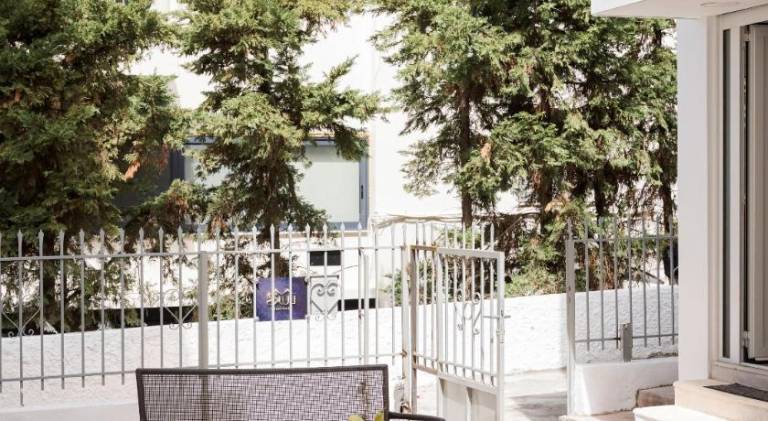 Holiday apartment with patio — photo 2