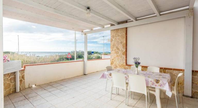 Vacation home with garden & patio in Manduria