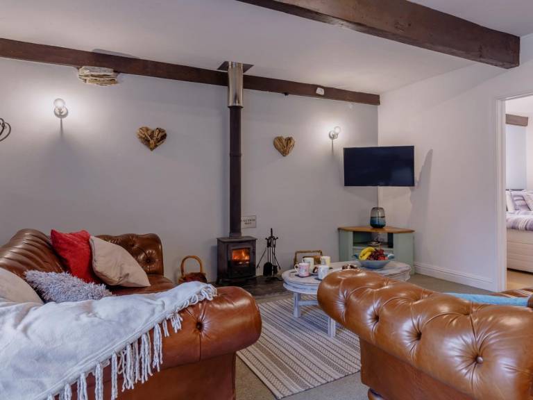 Cottage with 2 rooms for 4 persons — photo 2