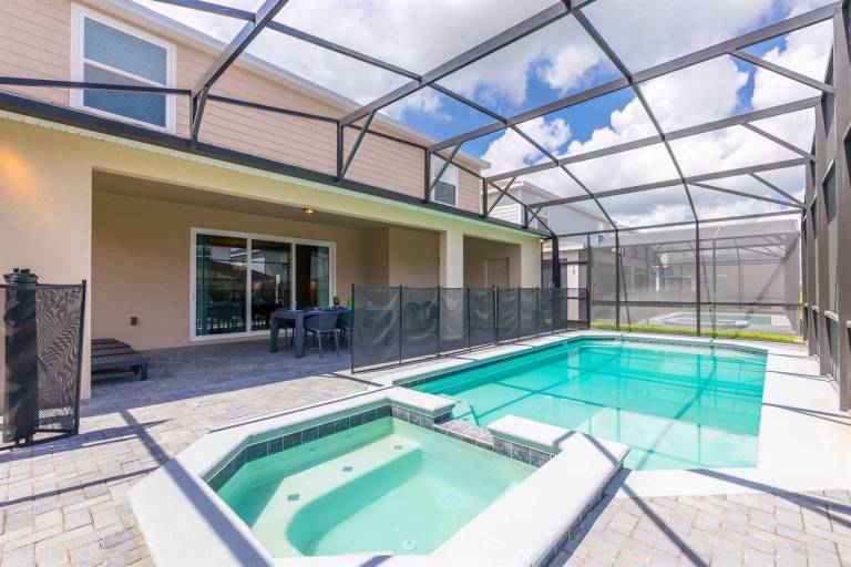 Fully equipped charming villa with pool | Pets are welcome in Osceola, FL
