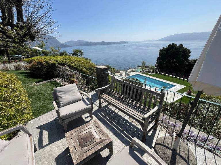 Fully equipped villa with patio, yard & private pool | Pets allowed — photo 4