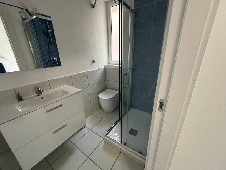 Lovely private room with fast internet | City view | Next to the beach | Pets are welcome — photo 3
