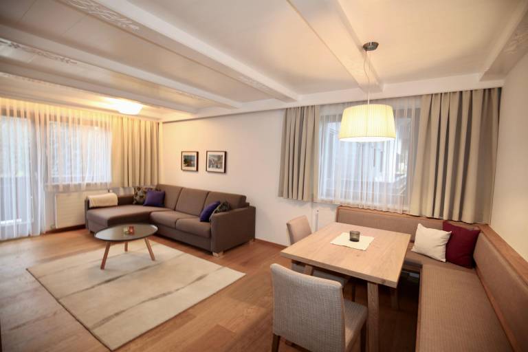 Apartment with terrace & garden — photo 3