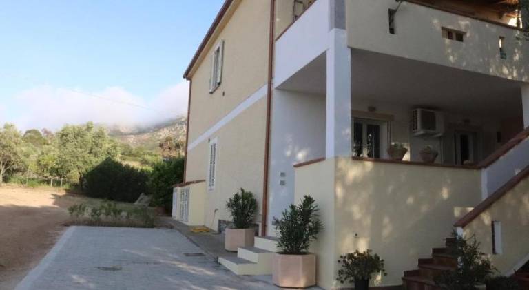 Vacation home with terrace in Golfo Aranci