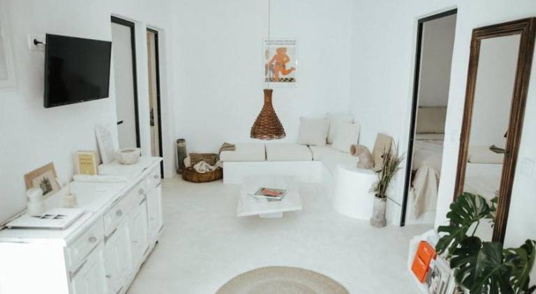 Pleasant vacation home with patio | Suitable for remote work | Dogs allowed in Tinos