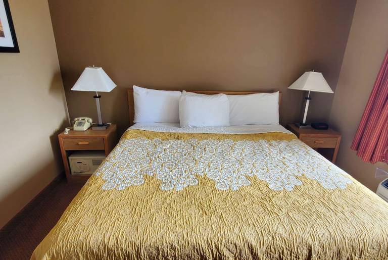 Motel Bigelow Township