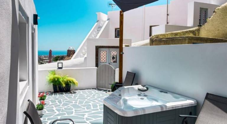 House with terrace & hot tub — photo 4