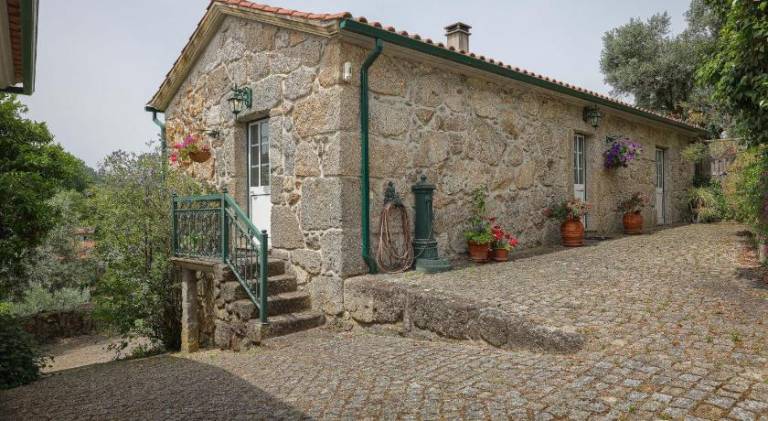 Apartment with pool in Viseu