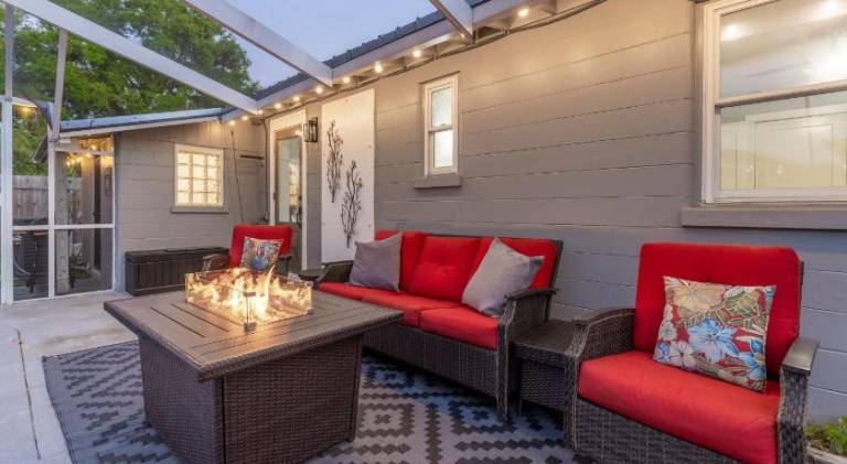 Charming vacation home | Pets allowed — photo 3