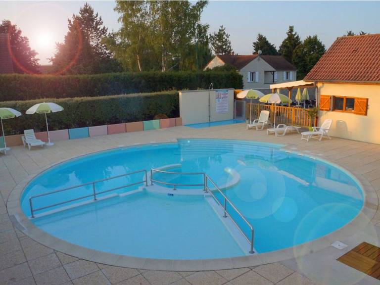 Pleasant mobile home with pool | Pets are welcome in Troyes