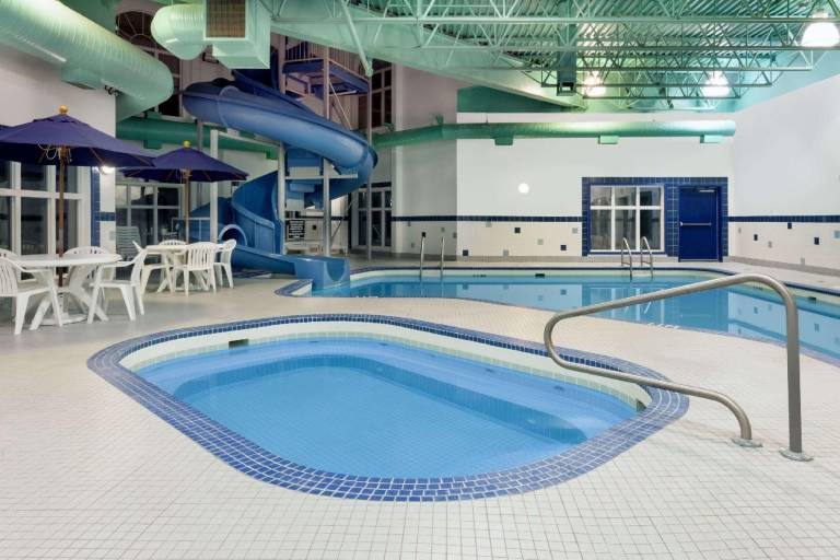Ramada by Wyndham Weyburn — photo 3