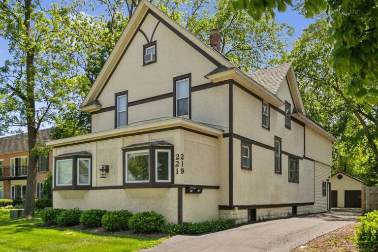 Apartment  Vernon Hills