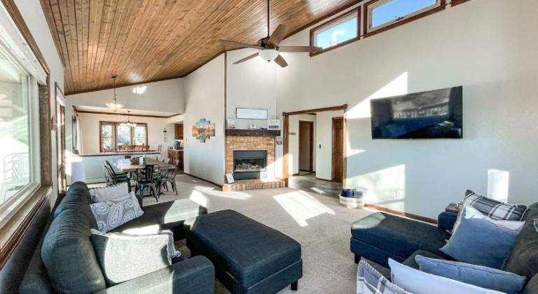 House with 6 rooms for 15 persons in Colorado Springs, CO