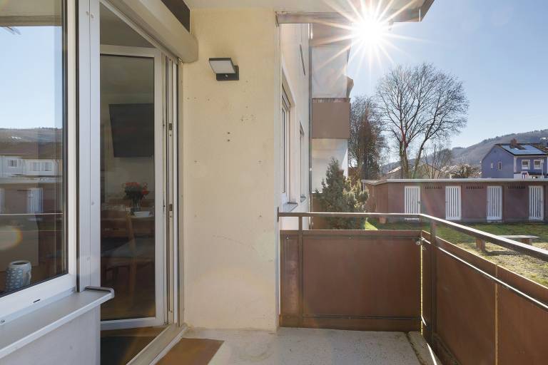 Deluxe Apartment in a Quiet Location with Balcony and Wi-Fi — photo 4