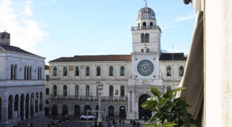 Beautiful rental apartment with terrace | Next to Basilica of Saint Anthony of Padua | Pet-friendly in Abano Terme