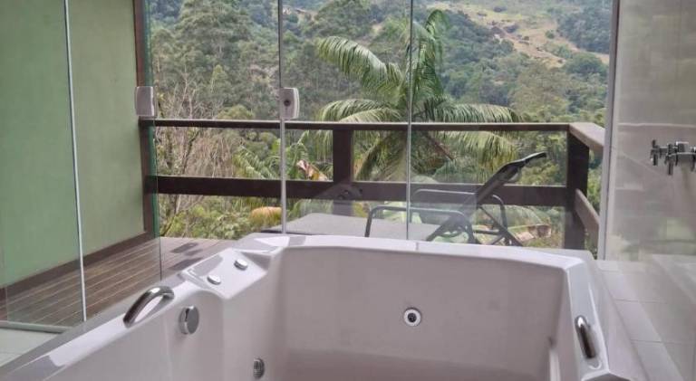 Lodge with hot tub, yard & pool — photo 4