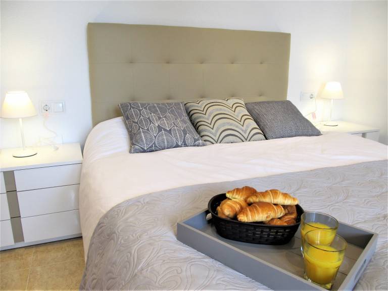 Modern 3-bedroom apartment in La Manga with pool and AC — photo 3
