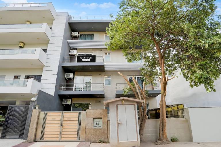 Townhouse Sector 53 Golf Course Road