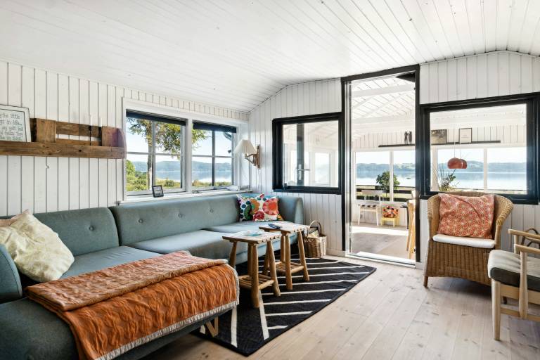 Family-friendly lovely vacation home with sauna, yard & BBQ | Water view | Next to the beach | Pets allowed — photo 2