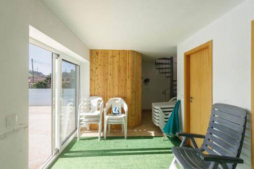 Rental apartment with terrace, yard & pool — photo 4