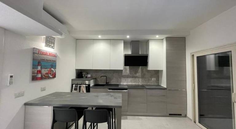 Apartment with 2 rooms for 5 persons — photo 4
