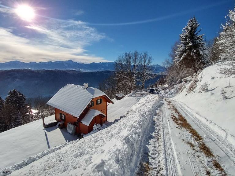 Ferienhaus mit Hund in Treffen am Ossiacher See für max. 6 Personen Ferienhaus mit Hund in Treffen am Ossiacher See für max. 6 Personen