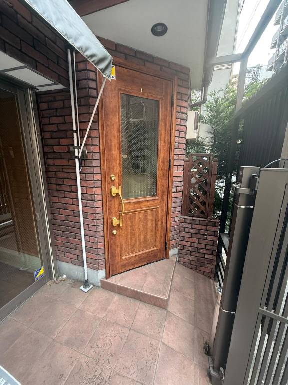 House  2 Chome-2 Yaesu