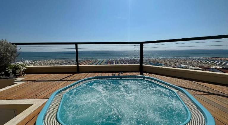 Piccadilly Penthouse with Jacuzzi — photo 2