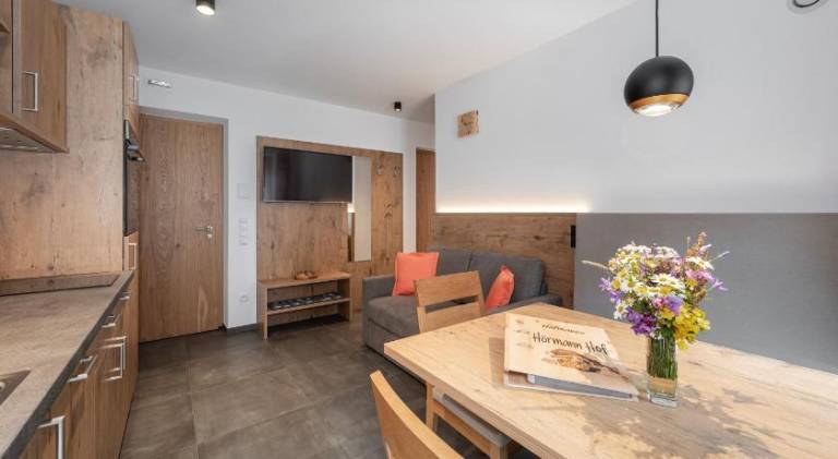 Rental apartment with barbeque, garden & terrace in Bressanone