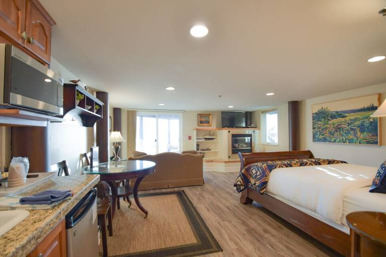 Condo  Halibut Cove