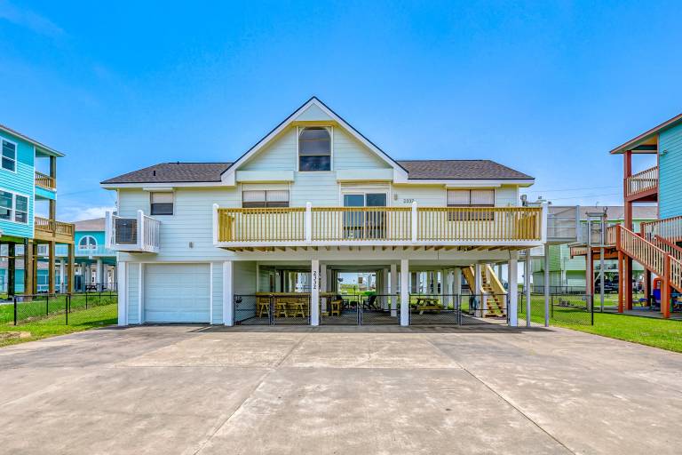 Crystal Oasis in Bolivar, TX