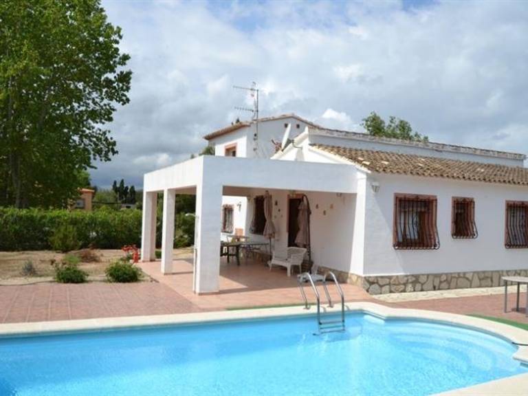 Villa with garden, private pool & BBQ | Beach nearby | Pet-friendly in València