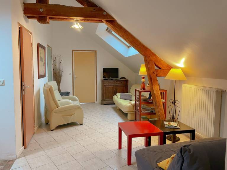 Charming Restored Farmhouse: Spacious, Family-Friendly, Near Loire Castles, All-Inclusive Amenities — photo 4