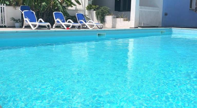 Rental apartment with pool in Teo