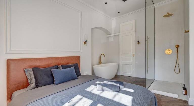 New! Luxury Old town apartment — photo 2