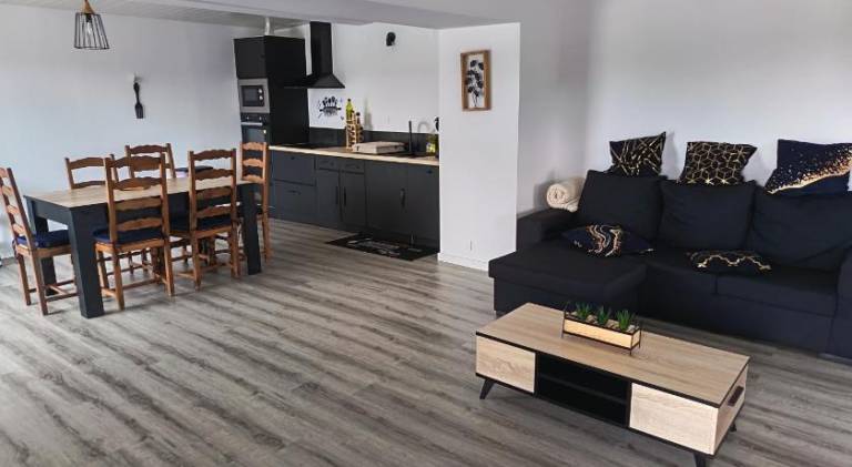 Fully equipped nice vacation home with BBQ, terrace & yard | Suitable for remote work | Dogs allowed — photo 3
