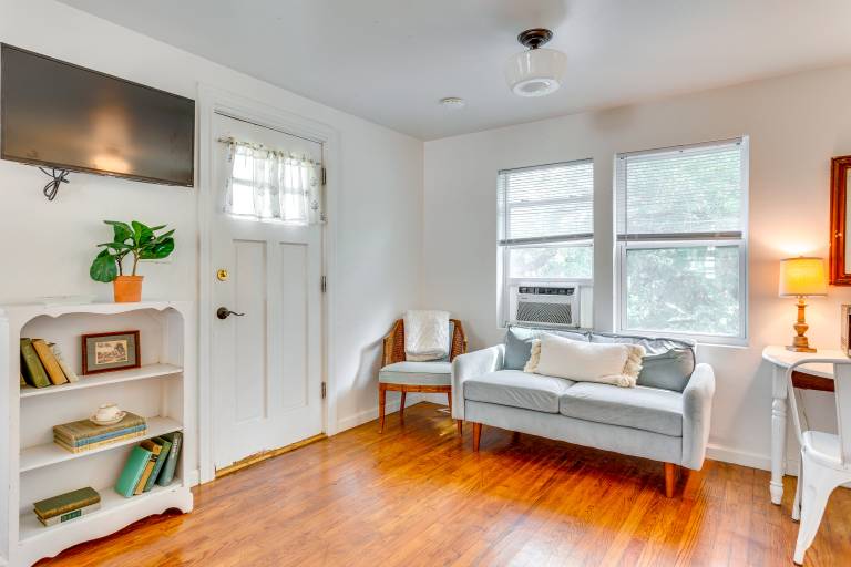 Cozy Studio in Heart of OKC Plaza District! — photo 4