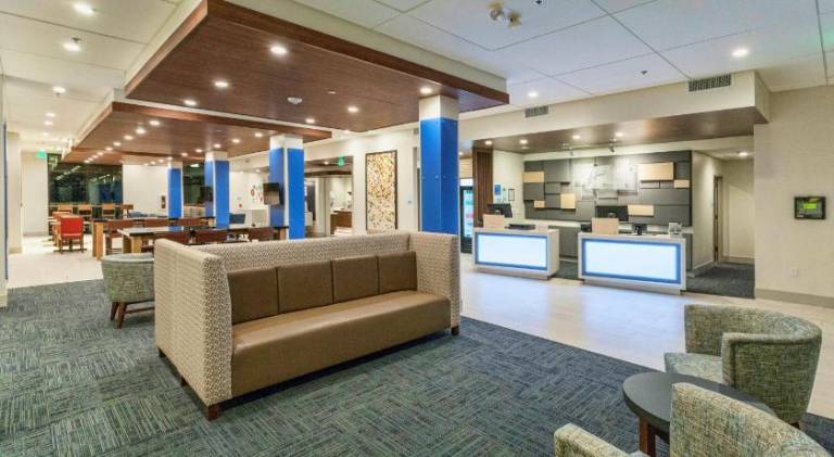 Holiday Inn Express & Suites Dodge City By IHG — photo 2