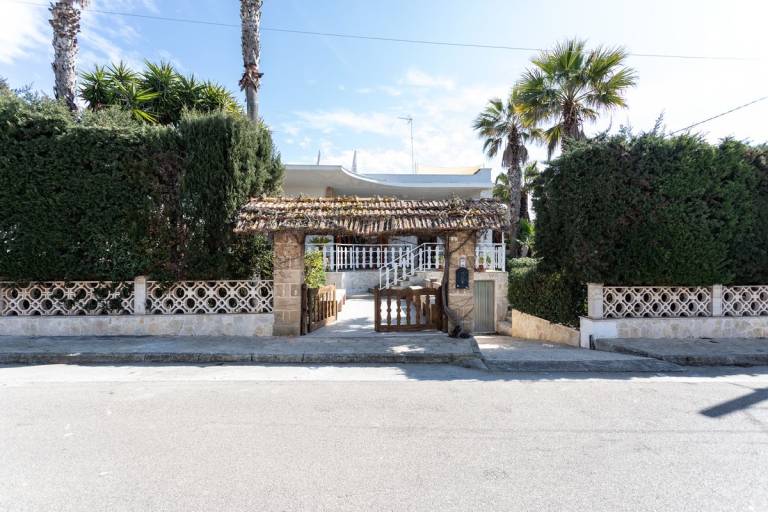 Family-oriented villa with private pool, yard & BBQ | Sea view | Dogs allowed — photo 3