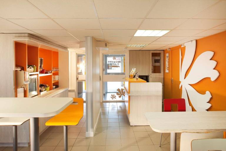 Premiere Classe Valenciennes Ouest Petite Foret Hotel — photo 2