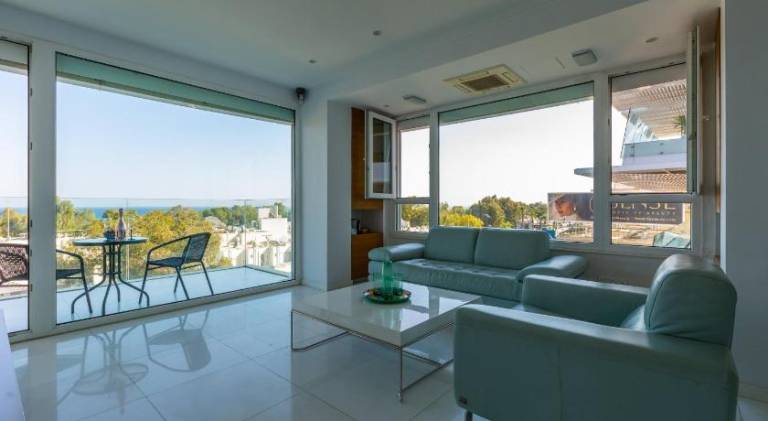 Holiday apartment | Next to the beach | Dogs allowed in Limassol