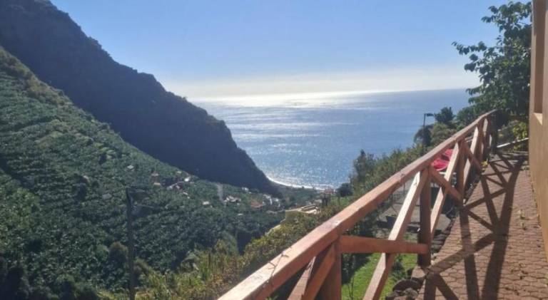 House with 1 room for 2 persons in Calheta