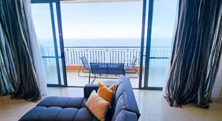 Rental apartment with 3 rooms for 8 persons in St. Julian's
