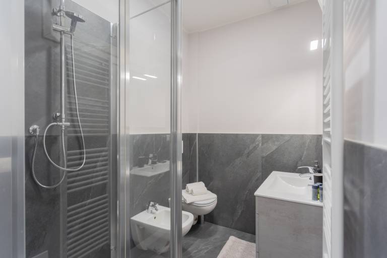 Rental apartment | Near Como Cathedral | City view | Pets are welcome — photo 4