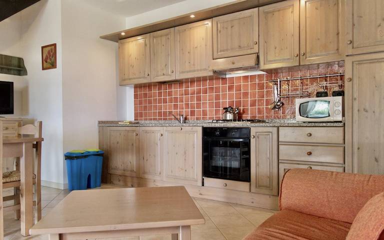 Holiday apartment with patio, grill & pool — photo 4